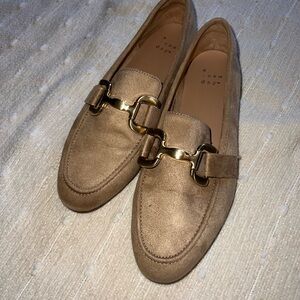 A New Day Women’s 6.5 Tan Loafers Gold Details